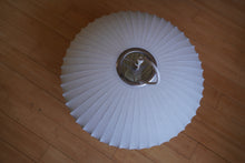 Load image into Gallery viewer, George Nelson Modernica apple bubble lamp