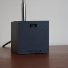 Load image into Gallery viewer, Vintage lightolier Michael Lax lytegem telescoping lamp black Japan