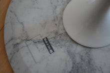Load image into Gallery viewer, Knoll Eero Saarinen marble side table - 20" Round