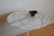Load image into Gallery viewer, Knoll Eero Saarinen marble side table - 20" Round