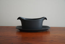 Load image into Gallery viewer, Bennington Potters David Gil Gravy Boat 1891 Vermont
