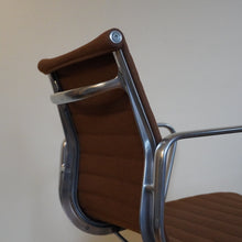 Load image into Gallery viewer, Vintage Herman Miller Eames aluminum group management swivel desk chair
