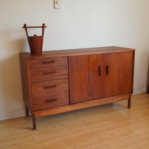 Midcentury American Modern Walnut Sideboard or Dresser by Richard Artschwager