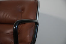 Load image into Gallery viewer, Charles Pollock Executive Desk Chairs for Knoll in brown Cognac Leather
