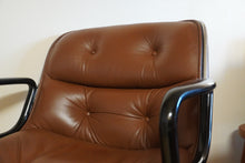 Load image into Gallery viewer, Charles Pollock Executive Desk Chairs for Knoll in brown Cognac Leather
