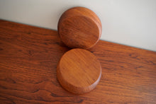 Load image into Gallery viewer, Vintage solid teak wood bowls

