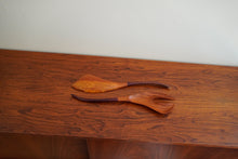 Load image into Gallery viewer, Vintage mid century salad tongs
