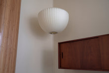 Load image into Gallery viewer, George Nelson Modernica apple bubble lamp
