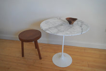 Load image into Gallery viewer, Knoll Eero Saarinen marble side table - 20&quot; Round
