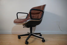 Load image into Gallery viewer, Charles Pollock Executive Desk Chairs for Knoll in brown Cognac Leather
